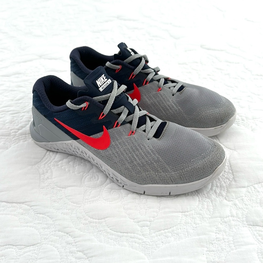 Nike Metcon 3 Athletic Training Shoes Women’s size 10.5 Gray Navy Bkue Orange